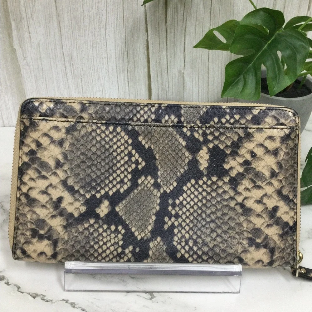 GUC. kate spade Beige Black Snake-Print Zip Wallet
